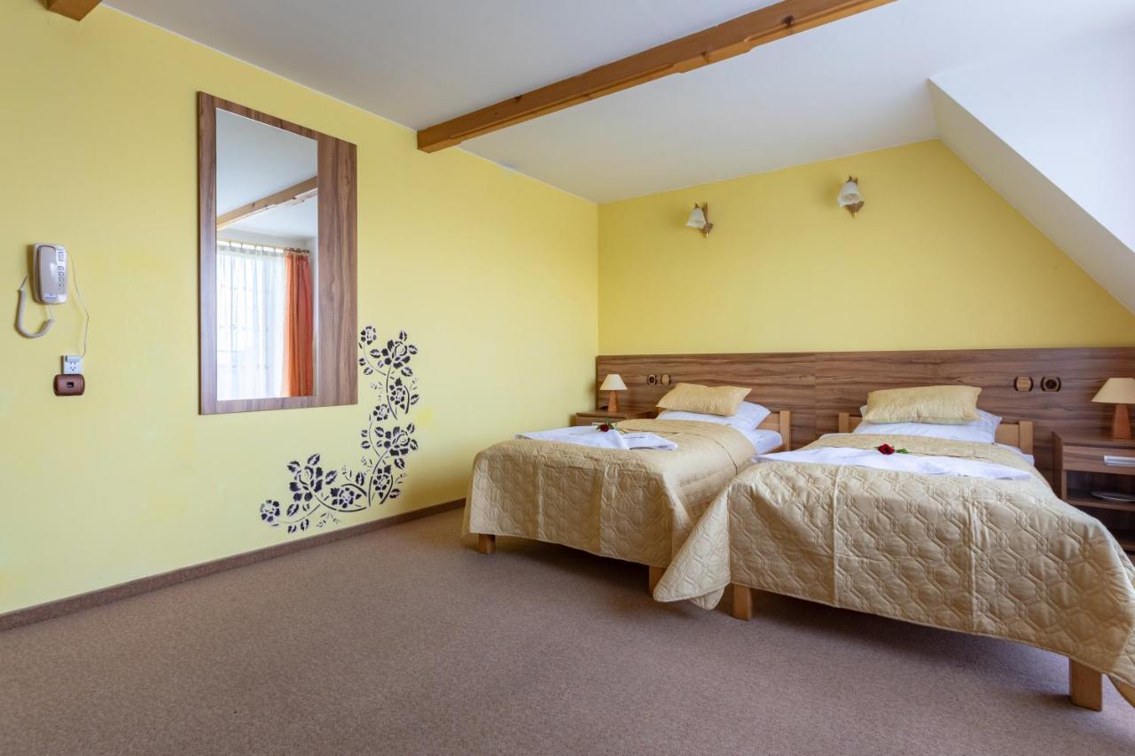 Hotel Goralski Raj Nowy Targ Exterior photo