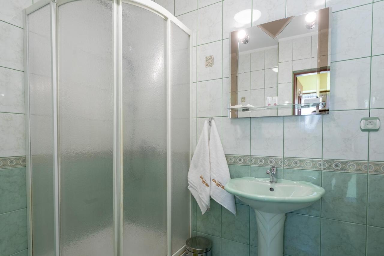 Hotel Goralski Raj Nowy Targ Exterior photo